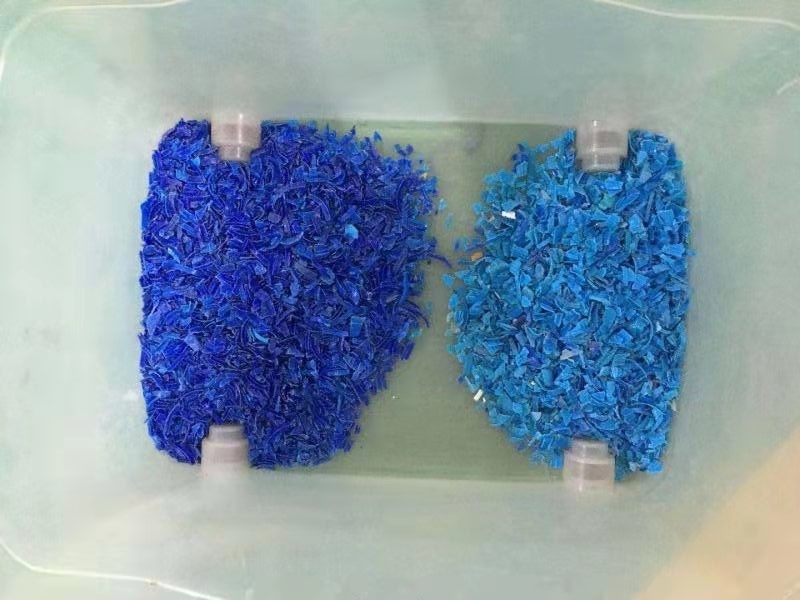 Cor plástica que classifica o ANIMAL DE ESTIMAÇÃO da máquina de lavar que bebe a reciclagem plástica