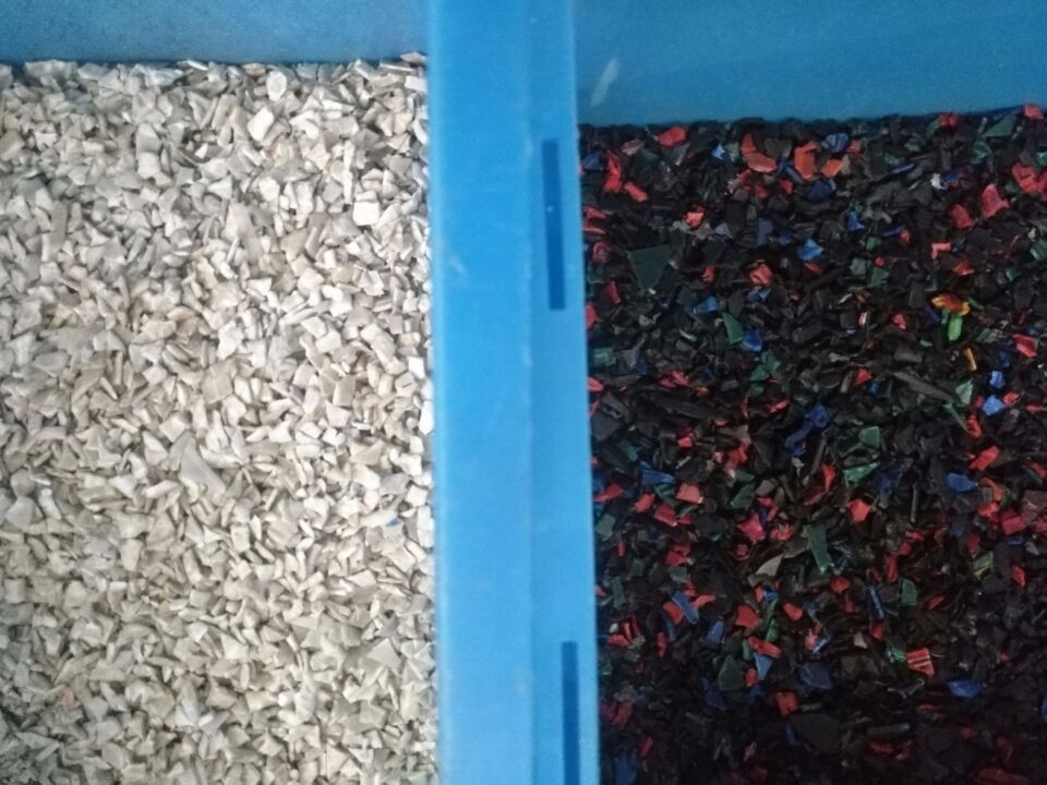 Classificadores de cores de plástico Classificadores de cores de alta precisão para animais de estimação Plásticos em forma de grânulos ou flocos Máquinas inteligentes agrícolas