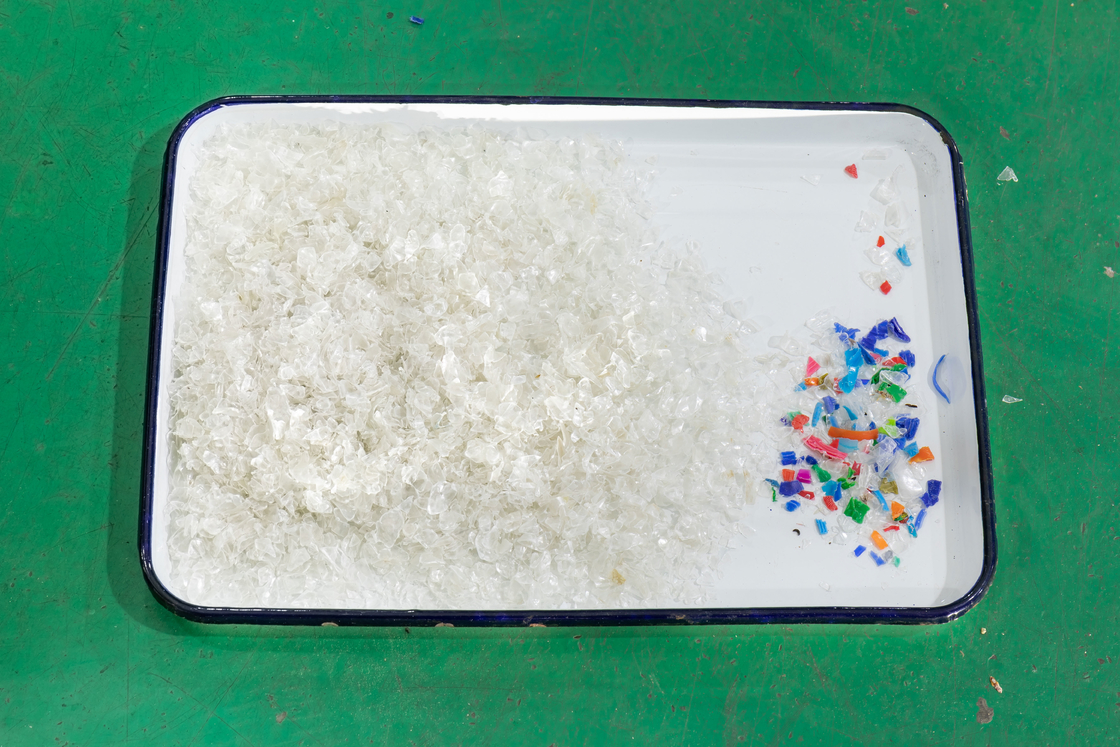 Máquina de classificação de cores de flocos de plástico preto CCD inteligente Codificador de cores Máquina de separação de cores de alta eficiência para PVC PET