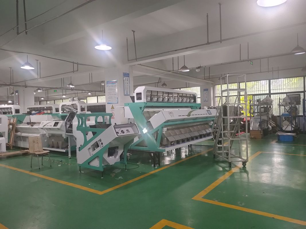Nigéria aferventou a máquina do classificador da cor do arroz com FPGA Chip Wenyao Brand