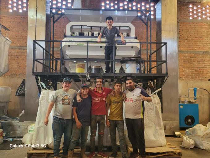 Máquina de classificação de cores de flocos de plástico preto CCD inteligente Codificador de cores Máquina de separação de cores de alta eficiência para PVC PET 23